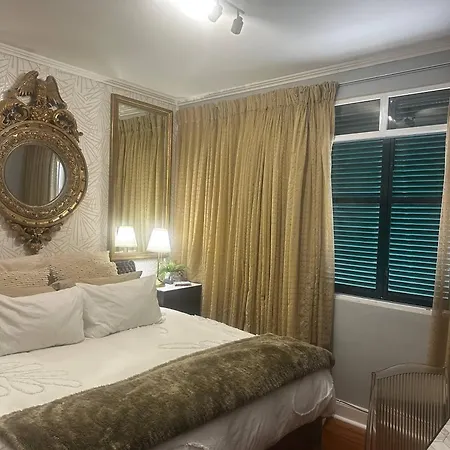 Miguels Seaview Corner פונטה דו סול