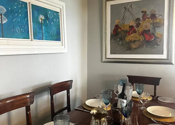 Miguels Seaview Corner 蓬他达维托亚