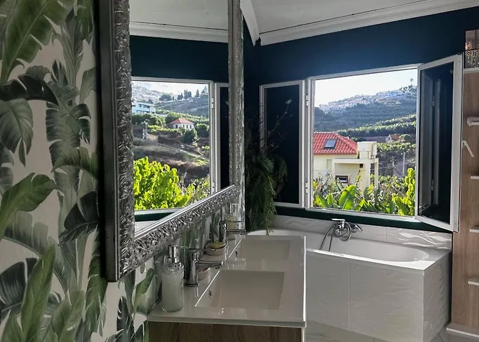 Miguels Seaview Corner