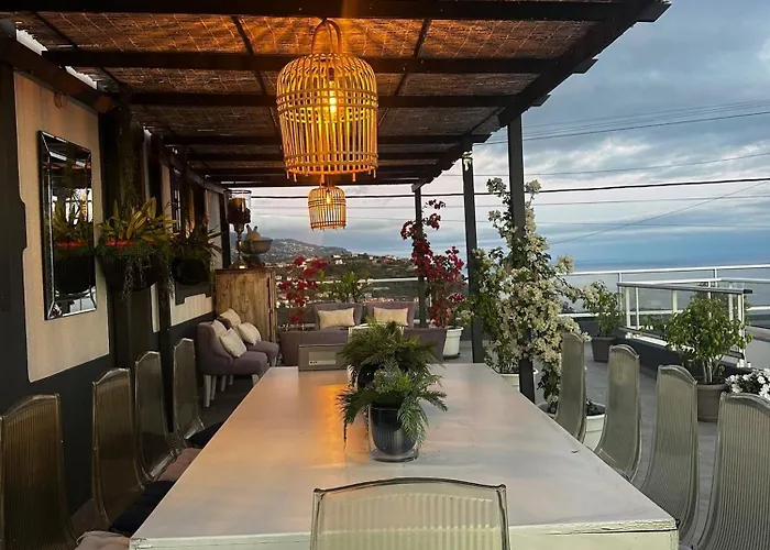 Miguels Seaview Corner *