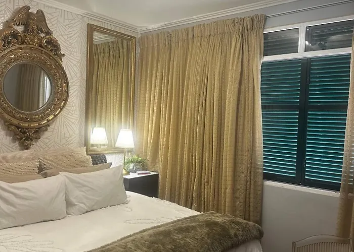 Miguels Seaview Corner 蓬他达维托亚