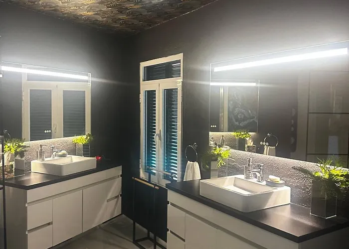 度假居 Miguels Seaview Corner 蓬他达维托亚