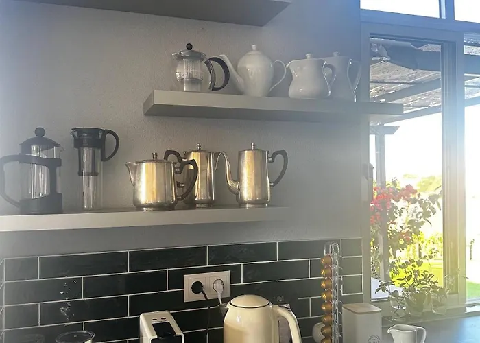 Miguels Seaview Corner * 蓬他达维托亚